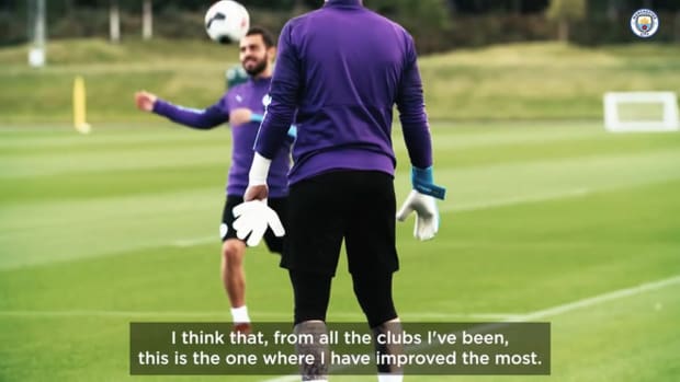 Cancelo hails Guardiola after signing new deal